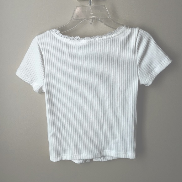 Forever 21 White buttoned up t-shirt Size S - Picture 2 of 4